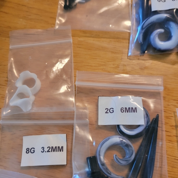 Guage Earrings - Picture 10 of 10